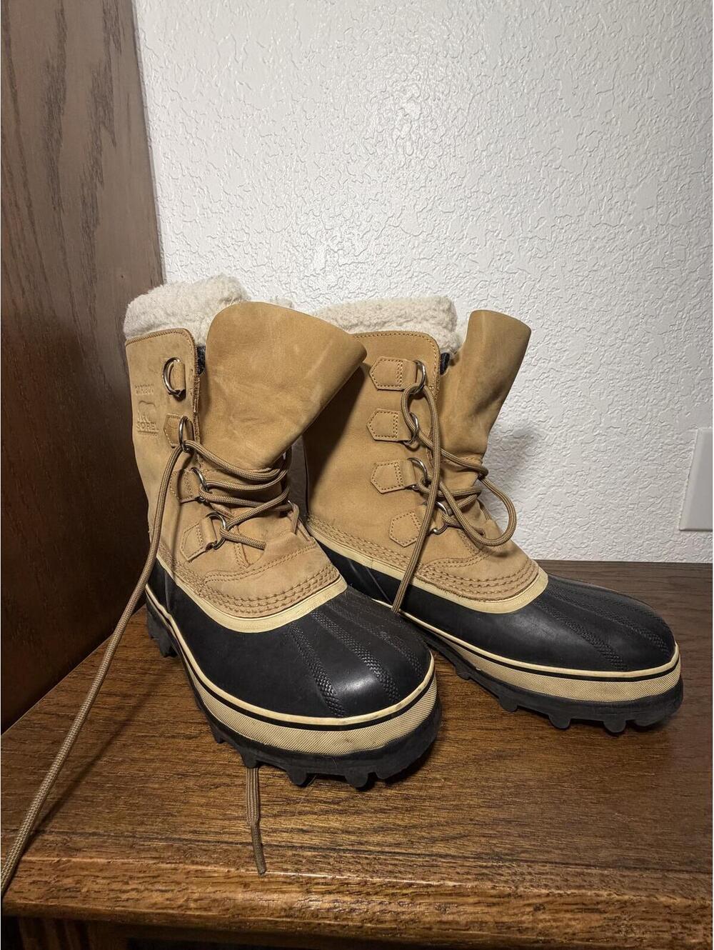 Sorel Caribou Waterproof Winter Snow Boots, Tan/Black, Size 7.5